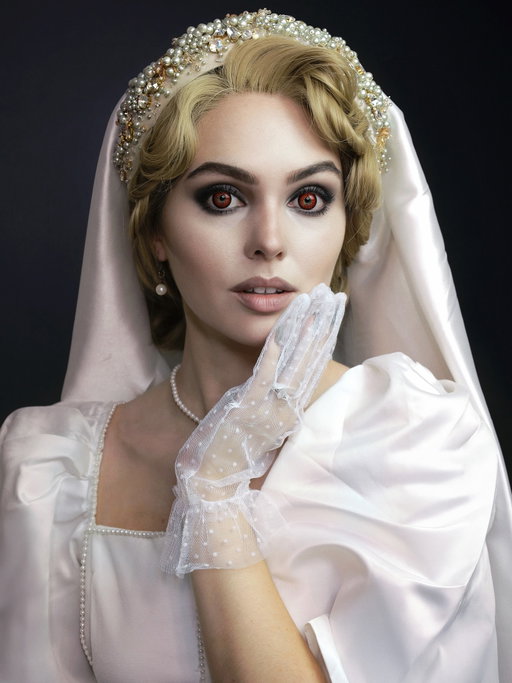 It’s HOA HOA HOA Season & Twilight Rewatch Time🩸

I created 2 Twilightcore Vampire Makeup Looks... which one would you wear?

👰🏼‍♀️Revenge Bride – perfect for a Twilight Halloween costume
💙Twilightcore – soft Cullen-inspired glam

Gorgeous headband from @elenahonch 🕊️ 

New talk-through tutorial is live on my channel ft. @sheglam_official Twilight Saga Collection🤍 hope you love it! Twilight forever ♾️ 

#TwilightMakeup #VampireMakeup #TwilightSaga #TwilightCore #CullenGlam #VampireAesthetic #MakeupTransformation #JackieWyers #TwilightVampire #HOAHOAHOASeason