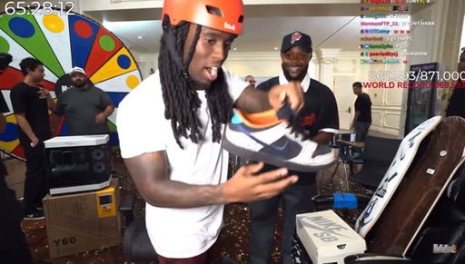 Now I’m not the only one with em @nikesb ! Flood the comments and I’ll be picking one winner to gift a pair when they drop 👀!