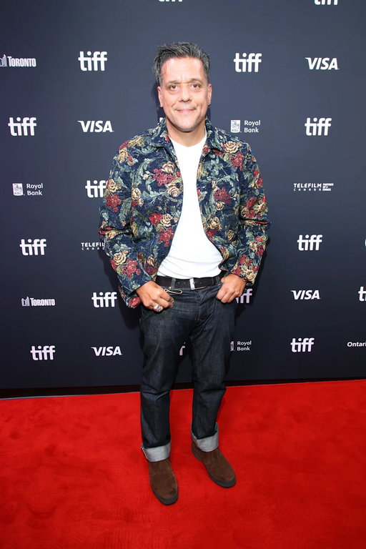 Flowers in Fashion  #TIFF #toronto 🍃 #FlowersInFashion #TorontoStyle🌿 #RedCarpetFashion #FloralJacket🌟 #FashionAtTIFF
