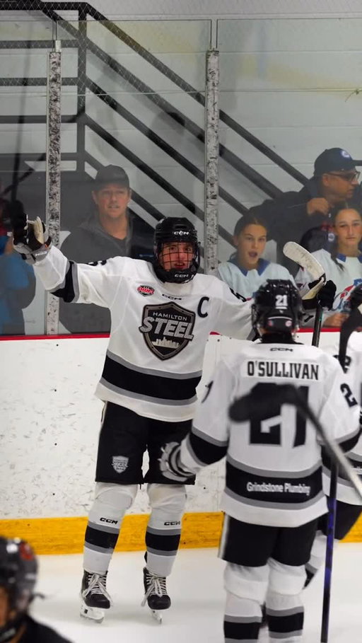 @jack.tillmanns Scores The GWG With 1 Min Left To Send Hamilton To The Semis In Rochester🏒
.
.
.
.
.
.
.
.
.#hockey #hockeylife #hockeyplayer #hockeytime #hockeygram #hockeyislife #hockeytraining
