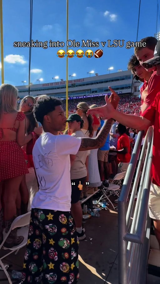 you can’t make ts up 😂😂😂😂😭😭

follow @raybarnes_ for more!

twitch : SEANODIGIE #reels #explorepage #explore #exploremore #trending #trend #viral #funny #jokes #pranks #memphis #tn #olemiss #lsu #football #collegefootball #cfb #sports #sport