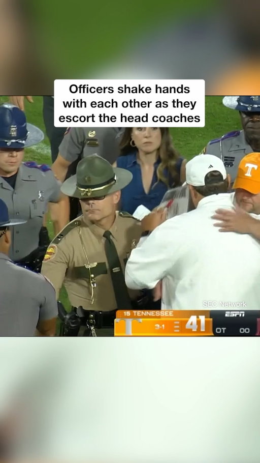 Game respect game 🤝

(🎥: SEC Network)