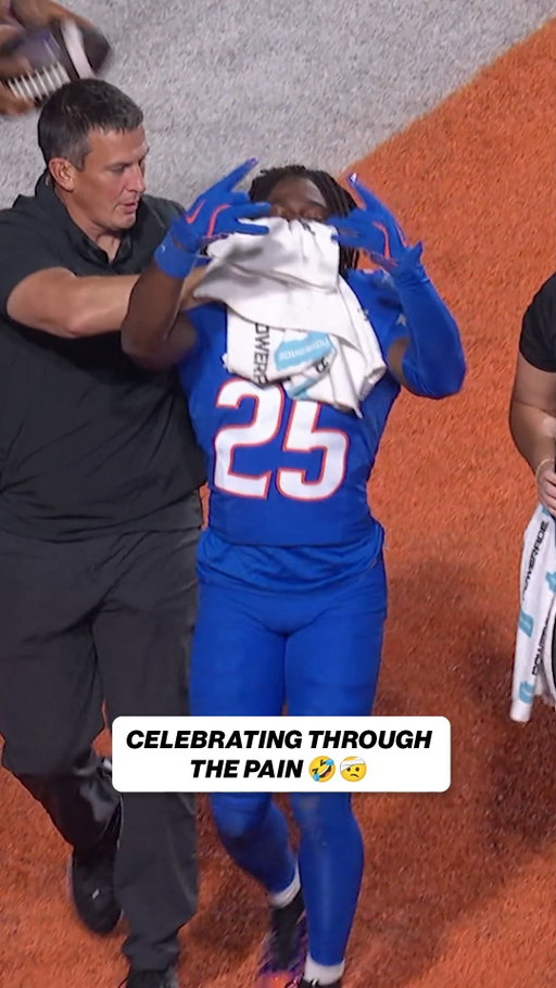 Quinton Brown still made sure to celebrate his first-career TD after getting hurt 😅