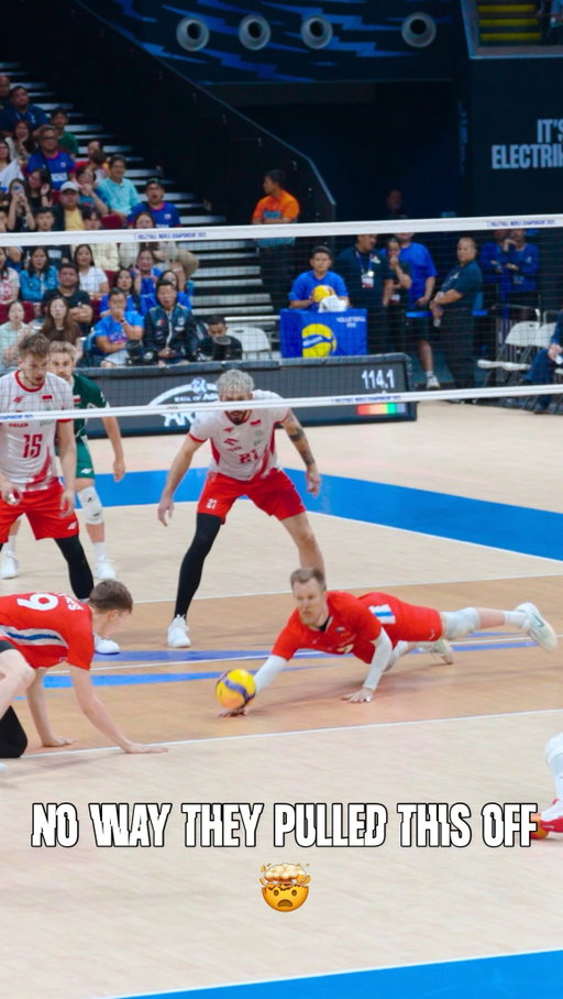 A MIRACLE play 🇨🇿 Czechia takes Set 2 against Poland in unbelievable fashion, in the 3rd place game.

Pure grit when it mattered most.

Watch LIVE on VBTV 📺 link in bio! 

#volleyball #philippines2025 #ElectrifyingPhilippines #Mwch2025