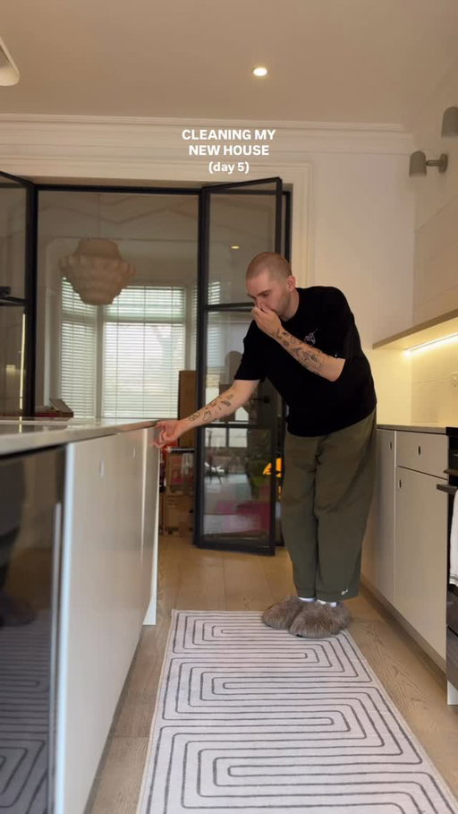 I may have been putting this one off, but it’s now time - let’s DEEP clean my “new” dishwasher. I’ve cleaned a few dishwashers when renting but never had one that was mouldy!!! 🤢 I can’t tell you how much food residue was stuck under the door, I almost went through an entire bottle of skip the soak!

#dishwasher #weeklyreset #cleanwithme #cleaningmotivation #extremeclean