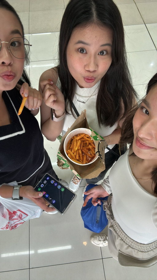 gang gang 

#sleepover #friends #dance #slumberparty #girlsnight
