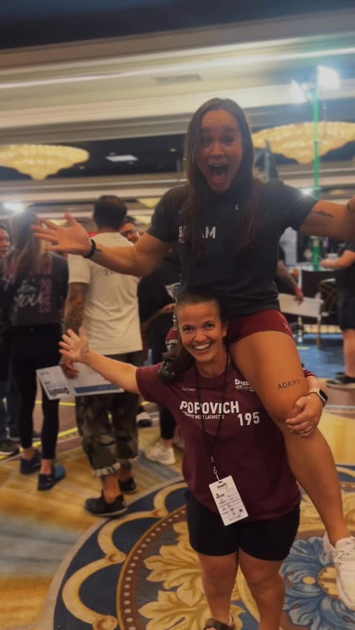 IT WAS ERIN’S IDEA OKAY 🤣

But also, can we talk how about how strong she is? Lifted me like it was nothing 🤌🙌