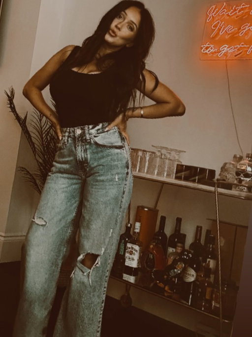 “i’m just gonna do jeans & heels” 😘