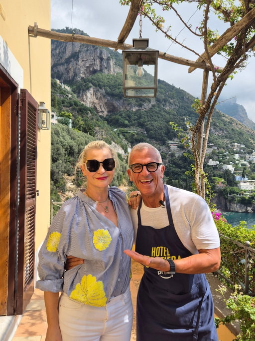 Positanonak, nem csak színei, illata, hanem ízei is vannak...
Thank you @chefmaxmariola for the amazing delicacies, it was a wonderful experience ❤️‍🔥❤️‍🔥❤️‍🔥
#reklam @rtlpluszhu #hotelcostiera #rtlpluszpremium 
@fremantle @luxvide #jessewilliams