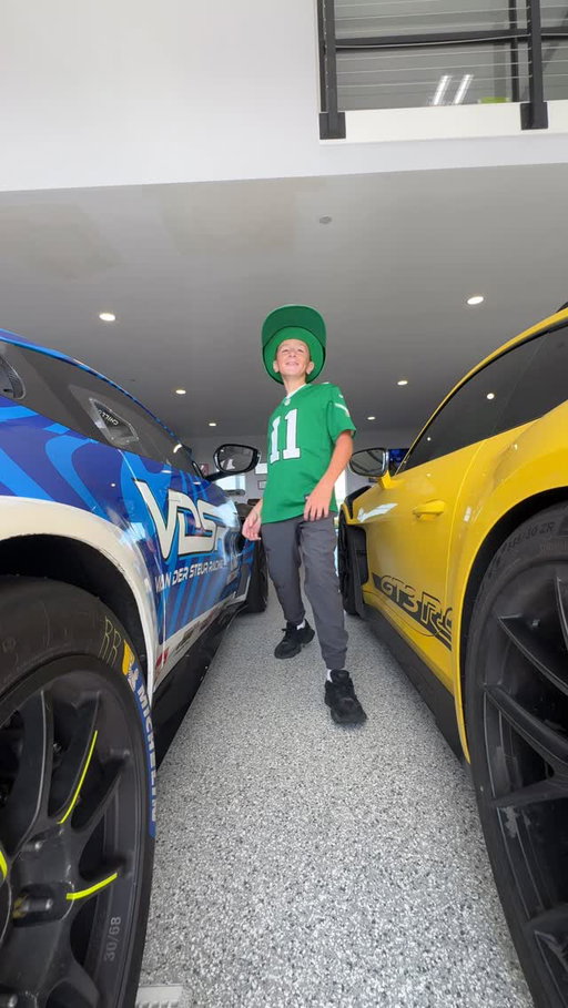You Know What Today Is… Birds Day Baby 🦅💚🦅💚 Get you a @nogginboss hat and represent‼️ And then a Eagles @ridegotrax GX3 scooter to go with it. 

#gobirds #eagles #philly #gotrax #gx3 #onewaylilman #wheelie