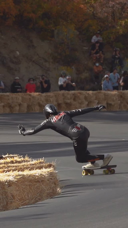 @adrienpaynel trying a new strategy, “Stand up toeside,” that paid off well with yesterday’s time of 1:43.722.

🚁 @huunter.s 🎬 @boarding_media 

@utaholympicpark 
@the_ohio_wheel_co @marleyconstructionpc #wdsusa #wdscutah #parkcityutah #wdsc #downhillskate #roadtoelsalvador #parkcitydownhill #extremesports