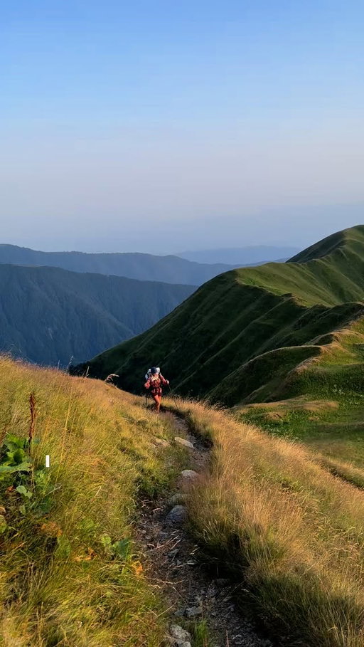 Day 903 & 904 of my walk around the world 🌏🇬🇪

Total raised for @fredhollows to help restore sight = $130,897 (donate via link in bio) 👁️

Watch longer videos of each day on Patreon via the link in my bio 🎥

#georgia #hiking #adventure #travel #backpacking