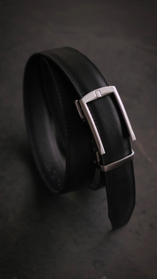 When it comes to belts, there’s a few things I look for - high quality feel, versatility, and comfort. @nordform always gets it right.

Their belts feature a minimal design that you know I love, and the adjustable track line has been a game changer.

✔️Adjust with 5 mm precision
✔️Scratch-Resistant Buckles
✔️Quality Full Grain Leather
✔️Lifetime Warranty

Hit my stories for the link.

#mensfashion #belt #mensaccessories #ugc