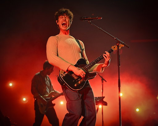 @shawnmendes reminded us tonight: no matter how far he travels, Canada will always be home 🏡✨

📸: Tom Pandi