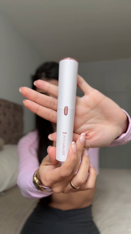 Say goodbye to peach fuzz and hello to flawless brows ✨ 

The BareMe™ 2-in-1 gives you a gentle shave and precise brow sculpting - all in one sleek, USB-C re-chargable tool.

#Remingtonuk