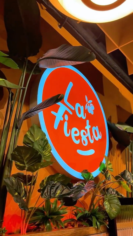 Say hello to @lafiesta_leeds - Leeds’ all you can eat Spanish tapas spot 🇪🇸🍷

Think endless small plates, a stacked salad bar and yes… an unlimited churro chocolate fountain (dreams really do come true) 🍫✨

It’s the perfect mix of fiesta vibes and foodie heaven, this is one you do not want to miss. 

📍 Merrion Centre, 7 Merrion Way

#leedsbucketlist #lafiesta #tapas #allyoucaneat #leedsfoodie gifted
