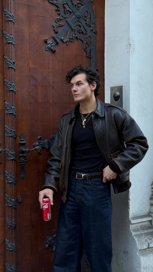 #Ad | Some workdays can only be saved by @cocacola_at 
.
Hol dir jetzt tolle Angebote in der App!
#cocacola