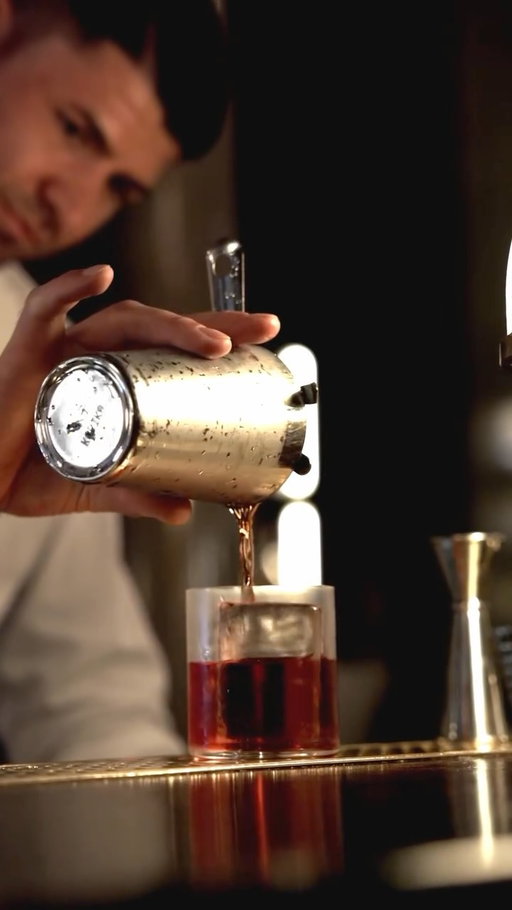 We had the pleasure of joining forces with the incredible teams behind two of the World’s 50 Best Bars. Scarfes Bar, London @scarfesbar and Cambridge Public House, Paris @thecambridge_paris . An exclusive collaboration with some of France and England’s very best bartenders, combining the best of French and English just like Renais. 

What a night to remember!