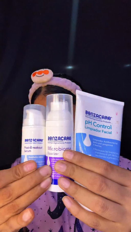 El terror de todas las Girlys 😭 el acné !!!! 

Aquí te cuento mi experiencia con @benzacaremx 💜 y como fue cambiando mi piel desde que empecé a usar esta rutina. 

Mi acné disminuyó y me ayudó a mantenerlo controlado 🥹 

Recuerda ir al dermatólogo para que él te diga qué tipo de acné tienes 😌👌🏽 

Cuéntame tu sufres de acné 🥺 ??? 
.
.
.
.
.
.
#benzacare #iraldermaeschido #skincare #skincareroutine #acne #acneproneskincare #acnefreeskin #acneseriesmsglow #acnetips #bellezamayonesa #fyp #ugc #publicidad #instacreator