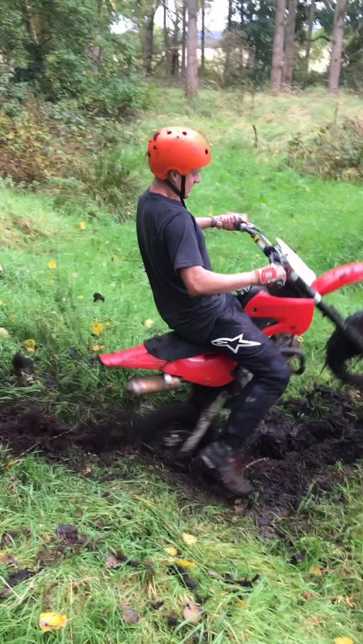 Race day mods with @darylbrownmtb + @mattjonesmtb 😂😂😂😂