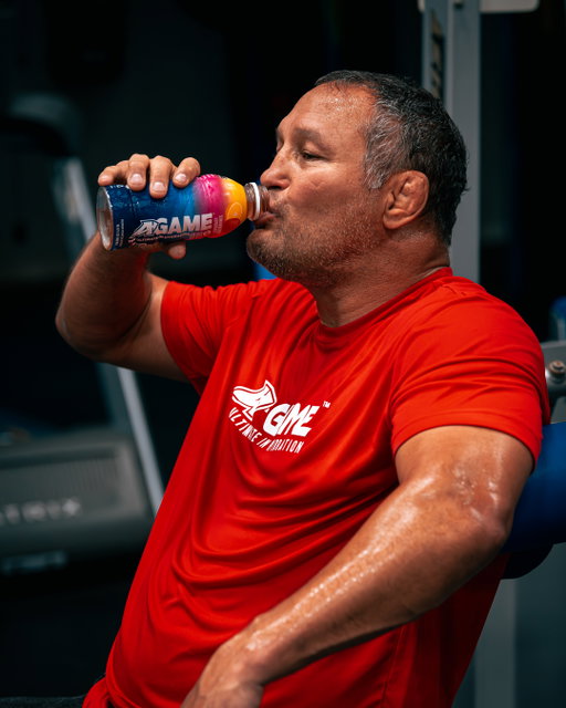 Getting back to increasing my time on the Hendo 100 routine. im back to 100 reps on each exercise under 20 minutes. been enjoying recovering with @drinkagame 

use code HENDO10 or 10% off 

#agame #sportsdrink