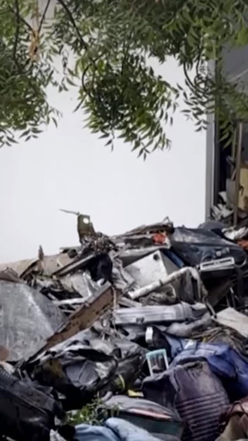 Aviation experts replicate the first 30 seconds of Air India Flight 171 to uncover what could have gone wrong. The tragedy claimed every life on board but one. 

Investigate more with new special #AirIndiaCrashDeclassified Wednesday 8P on Discovery.