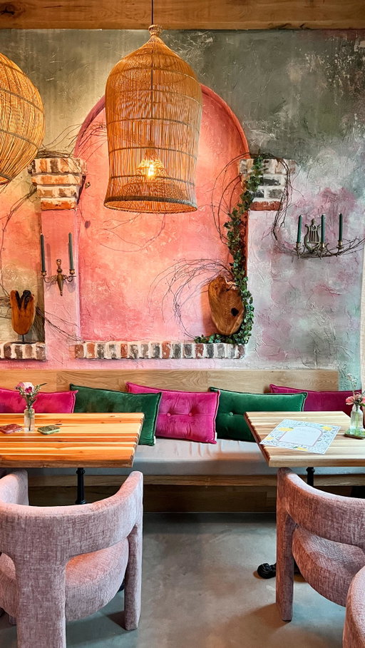 Allora — the newest concept from Free Reign Restaurants — brings the coastal charm of Italy to Charleston 🍋🇮🇹
Opening October 1, Allora is a destination for every occasion: 
🍝 Handmade pastas + fresh crudi 🍸 Amalfi-inspired cocktails + spritzes ☕️ Walk-up gelato + espresso window 🌿 Rooftop terrace vibes 🥂 Old-world bar + vibrant dining room
Whether you’re here for a boozy pop or a full evening affair — Allora awaits.

Thank you to the owners, team, staff and @southcitypr for an incredible night! ♥️

#downtownchs #chstoday #charlestoneats #ItalianInspo #newinchs #amalfiinspired #charlestonfoodie #coastalitalian #holycityeats