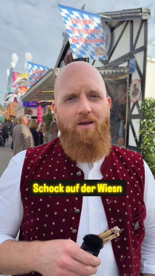 Mir fehlen die Worte. Ich weiß gar nicht, was ich dazu sagen soll. Aber andere Frage: Wessen Bild würdet ihr mitnehmen? 
#comedy #Wiesn #lustig #Foto #Munich