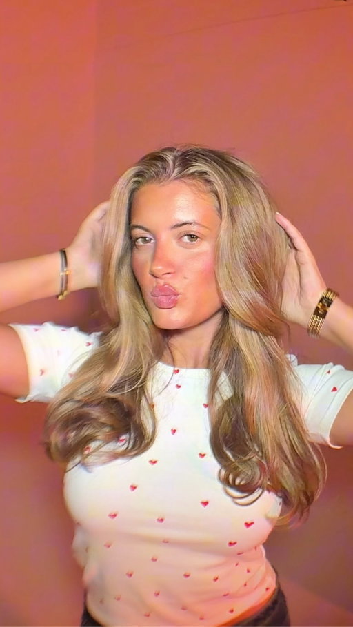 Luxury beauty at affordable prices isn’t the only thing @snatchedbywill has unlocked for you all... 🔓💕

Watch to find out everything from @kyramaeturner’s inflight essentials, to her toxic makeup trait when travelling 👀