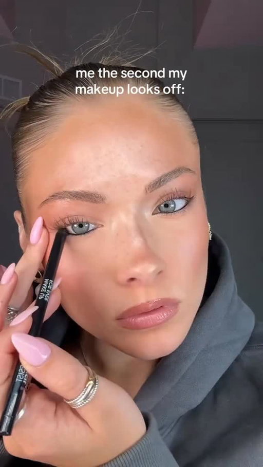 black liner always hits on light eyes 😗💅🏼 
using UD 24/7 waterliner & rare beauty felt tip liner ! 
#makeupinspo #eyeliner #makeuplover #trending