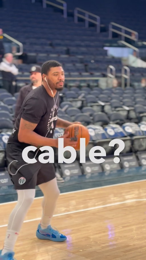 MÁS ATLETAS USAN AUDÍFONOS DE CABLE 🤔