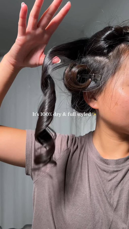 Like I’m not about to bust out the hairdryer for this one strand 🕺 #hair #hairinspiration #hairinspo #hairofinstagram #hairtips #hairvideo #hairoftheday #hairstyle #hairtutorial #hairideas