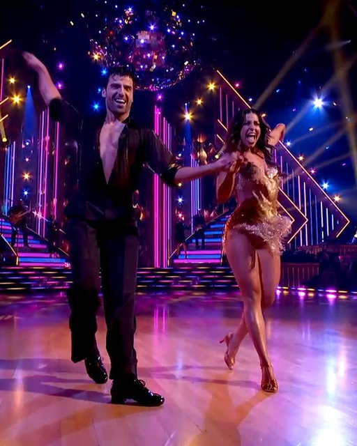 Jen Affleck and pro Jan Ravnik perform a Cha Cha to “She’s a Bad Mama Jama” (She’s Built, She’s Stacked) by Carl Carlton. #TikTokNight #DWTS