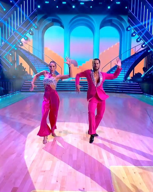 Alix Earle and pro Val Chmerkovskiy perform a Quickstep to Pop Muzik by M / Robin Scott. #TikTokNight #DWTS
