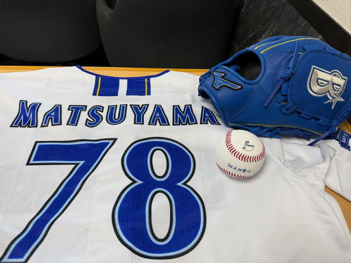 .
9月30日横浜スタジアムで行われました
横浜DeNAベイスターズ対東京ヤクルトスワローズの
試合前に行われるセレモニアルピッチを務めさせて頂きました。
相川亮二さん、そして森唯斗さん有難うございました！
森唯斗さん現役お疲れ様でした。

そしていよいよ来週10月9日（木）から
｢Baycurrent Classic Presented by LEXUS」が
横浜カントリークラブで開催されます。
日本の皆様に良いプレー、そして優勝する姿を
お見せ出来るよう精一杯頑張りますので応援宜しくお願いします！