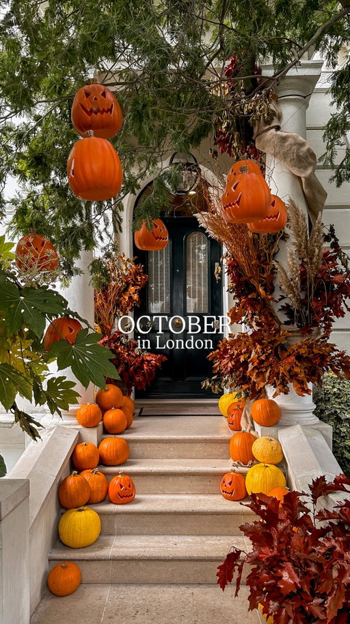 Dust off your pumpkins and skeletons, it’s October! 💀🍂👻🧡

I’m so ready to see Londoners decorate their houses for spooky season 🎃

📍 Notting Hill and Kensington 

•
•
•
•
•
#halloween #autumn #fall #autumninlondon #london #thisislondon #spookyseason #pumpkins #autumnvibes #londonstreets #autumnleaves doors of London, houses of London, autumn in London, Halloween in London