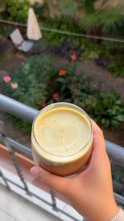 Ciao!! Happy International Coffee Day. Spending my favorite day of the year in Italy drinking @lavazzausa ❤️ A true moment of pleasure

#ad #lavazzacoffee
