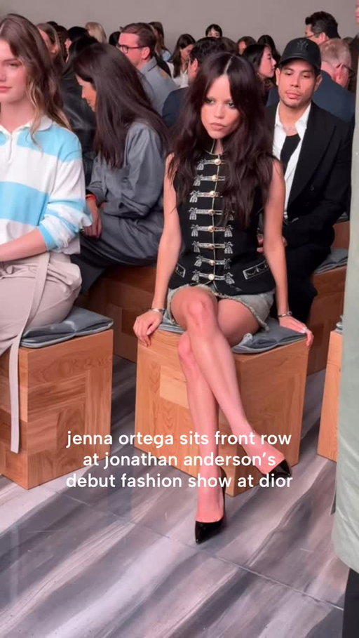 #JennaOrtega is a #Dior diva. The superstar wore pieces from the brand’s new womenswear collection at #JonathanAnderson’s fashion show debut during #ParisFashionWeek. We want everything she is wearing.

[🎞️: @kevinphuynh]