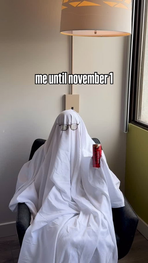 the only acceptable form of ghosting 🎃