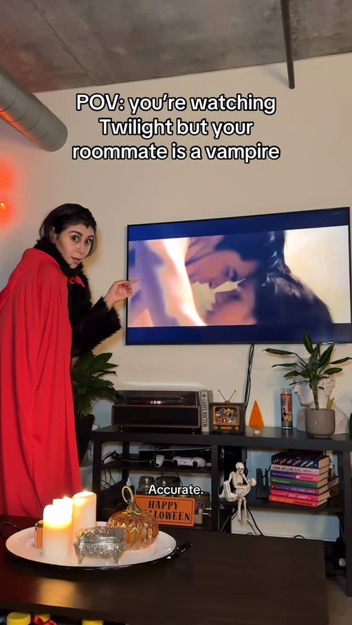 Volkslana loved the Twilight Movies! .… I think?🤨🦇
Happy October 1st!🎃👻
#comedyreels #sketchcomedy #twilight #skit #halloween