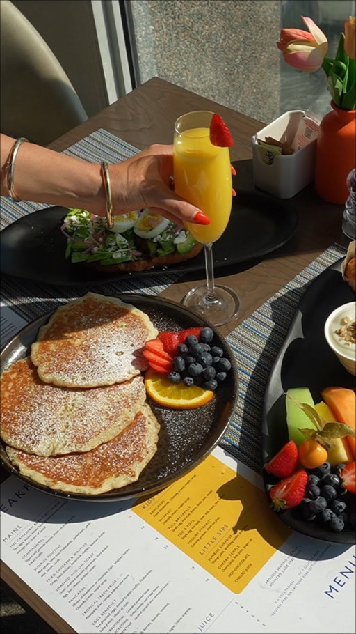 Start your morning with a view as fresh as your breakfast ☀️🍳