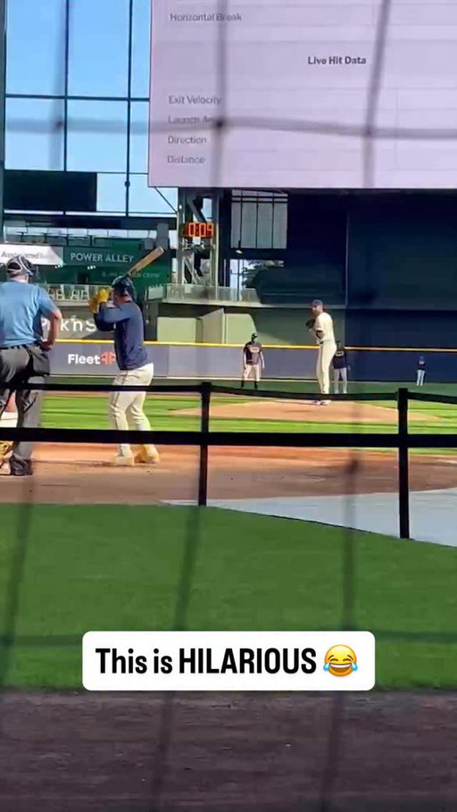 The Brewers are running a practice before the playoffs with their bullpen coach acting as home plate ump. ABS is on the scoreboard, and he’s getting roasted every time a call goes the other way 😂⚾️

#Brewers #MLB #MLBPostseason