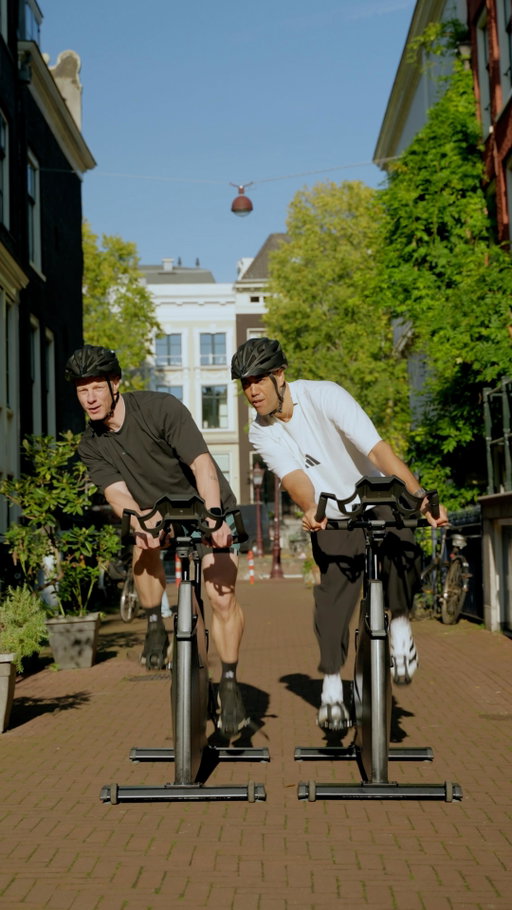 Cycling capital… but make it stationary 🚲🇳🇱👀 Locked in for LES MILLS LIVE Amsterdam.
 
#lesmillslive #lesmillsliveamsterdam #adidaslesmills