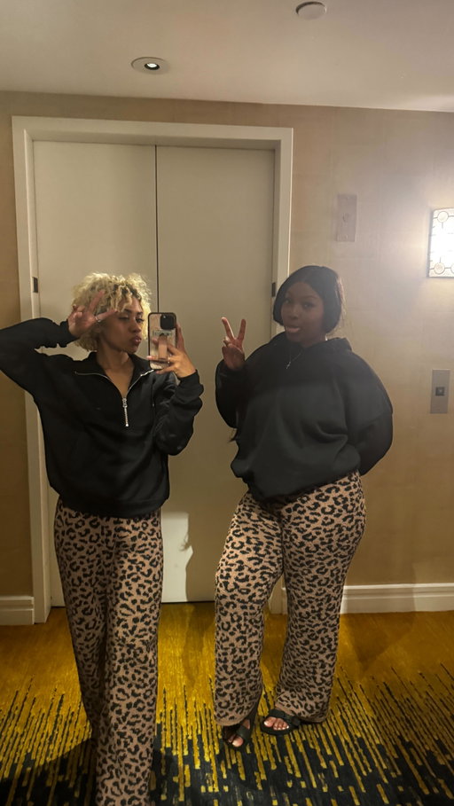 We couldn’t help ourselves 🤷🏽‍♀️ we just had to create a dance together #dance #dancechallenge #momsofinstagram #momlife #explorepage #newdance #ootd