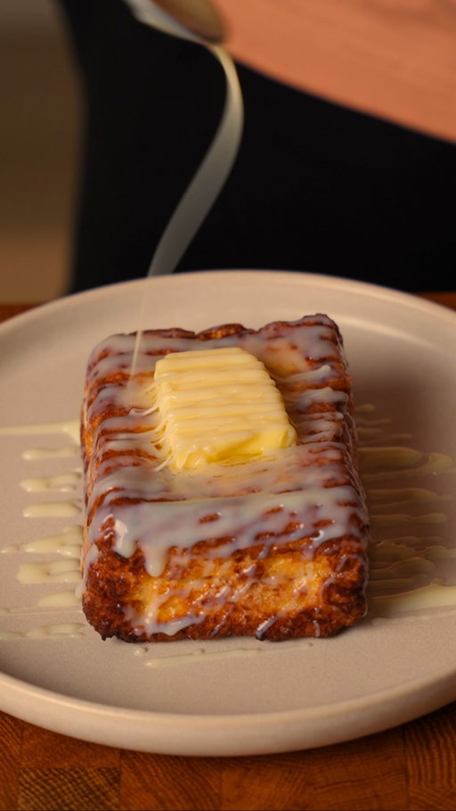 HONG KONG STYLE FRENCH TOAST

This is the first video using my new camera so I look like a professional now even tho I’m absolutely fucking not. This is my new favourite dessert and you need to try it. You can even put some ice cream on the side too if you wanna be really naughty. Get involved.

Ingredients:

Bread
Peanut butter
Eggs
Oil
Condensed milk
Butter

Method:

Do what the video says 👊🏼