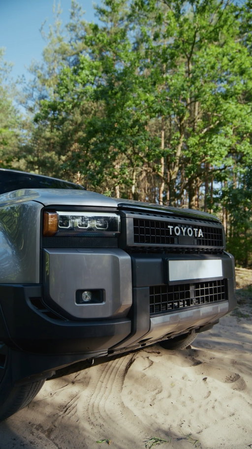 Boldness, crafted to perfection.

#TOYOTA #LandCruiser250 #SUV