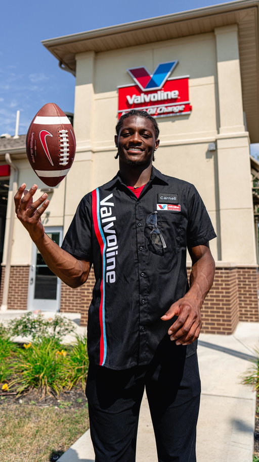 From football routes to oil change routines 🏈➡️🛠️@carnelltate is in Trading Uniforms with @valvolineinstantoilchange, and showcasing his skills off the field. 

#GoBucks #ad #VIOC #TradingUniforms