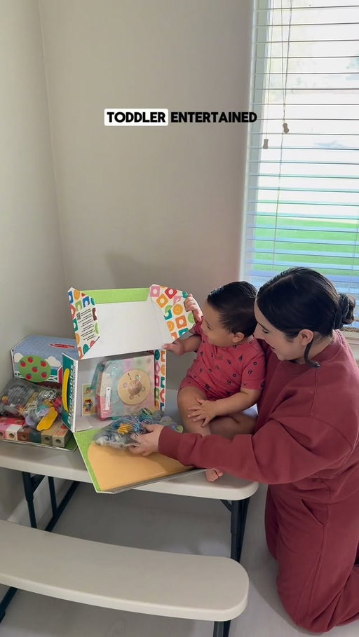 #ad If you’re a parent or someone looking for the perfect screen-free play time toy to gift this holiday season then this is for you! The @melissaanddougtoys Blockables is the go-to building set that will spark endless imaginative play, creativity, and wonder in kids! With so many benefits like fine motor skills, problem solving, and sensory play it is a no brainer that this is the toy you want to be gifting this holiday season! #melissaanddoug #melissaanddougtoys