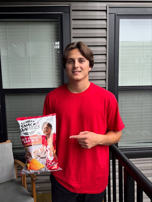 My Hot Honey BBQ chips are now available at @gianteagle stores in Columbus and online: //a.co/d/d5mK0Ge. This isn’t just about great taste—a portion of every purchase helps the incredible team at the Nationwide Children’s Hospital Burn Center. Pick some up today for your tailgate or watch party! @nchfoundation @nationwidekids