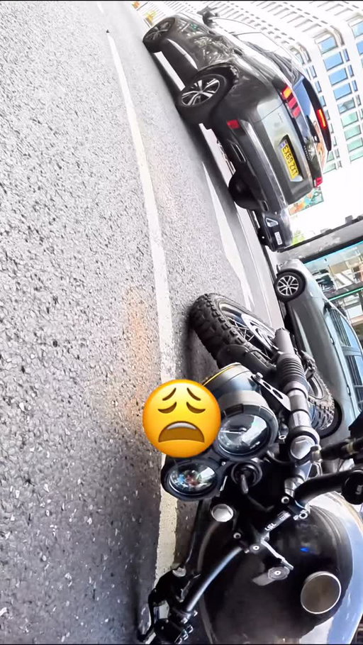 Bikers fault, always 🌚

I’m okay!

I got into a crash.. but I made some new pals and handed out some sweets in exchange for a coffee and T-shirt from Represent - Thanks!! 🫶🏻🖤

This was a weird one, I was all over the place. Thanks for your help lads. Appreciate ya! 

Love you x

.

#harveyridesbikes #harvey #preciouscargo #vibes #wholesome #feelgood #london #gopro #crash